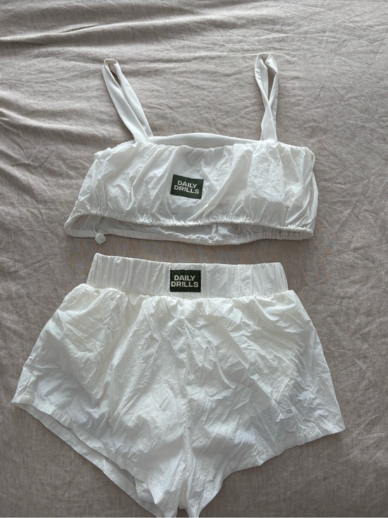 Daily Drills Other - Daily Drills White Two-Piece Crop Tank workout Shorts Set
